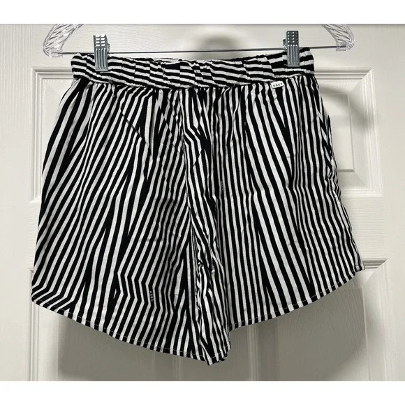 Obey no 89 Ruckus white black stripe short pockets Small - Picture 3 of 4